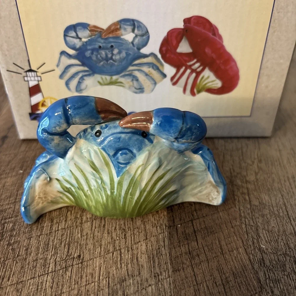 Cracker Barrel Stoneware Red Lobster Blue Crab Salt Pepper Shakers